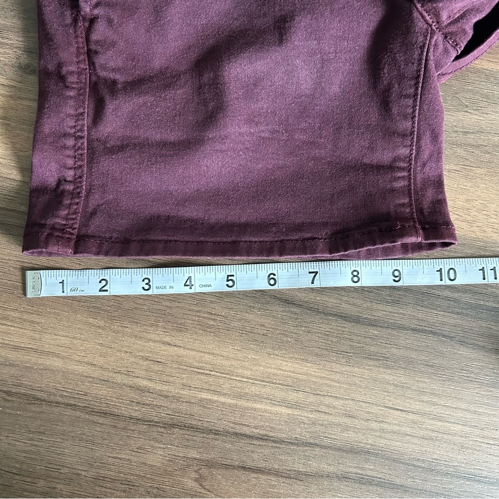 American Eagle Women’s Midi AEO Twill Super Stretch Maroon Shorts Size 2 - Picture 12 of 13